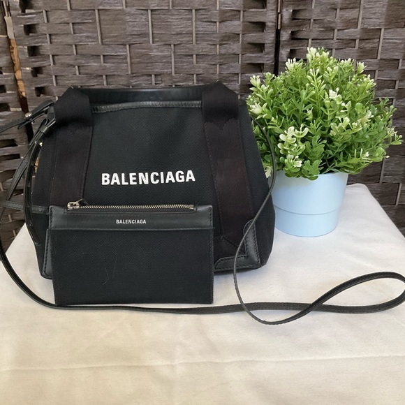 BALENCIAGA 2021  XS Cabas - Picture 2 of 13